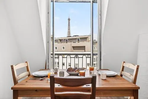 Cozy & Practical Near Eiffel Tower 15 * パリ