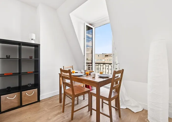 Cozy & Practical Near Eiffel Tower 15